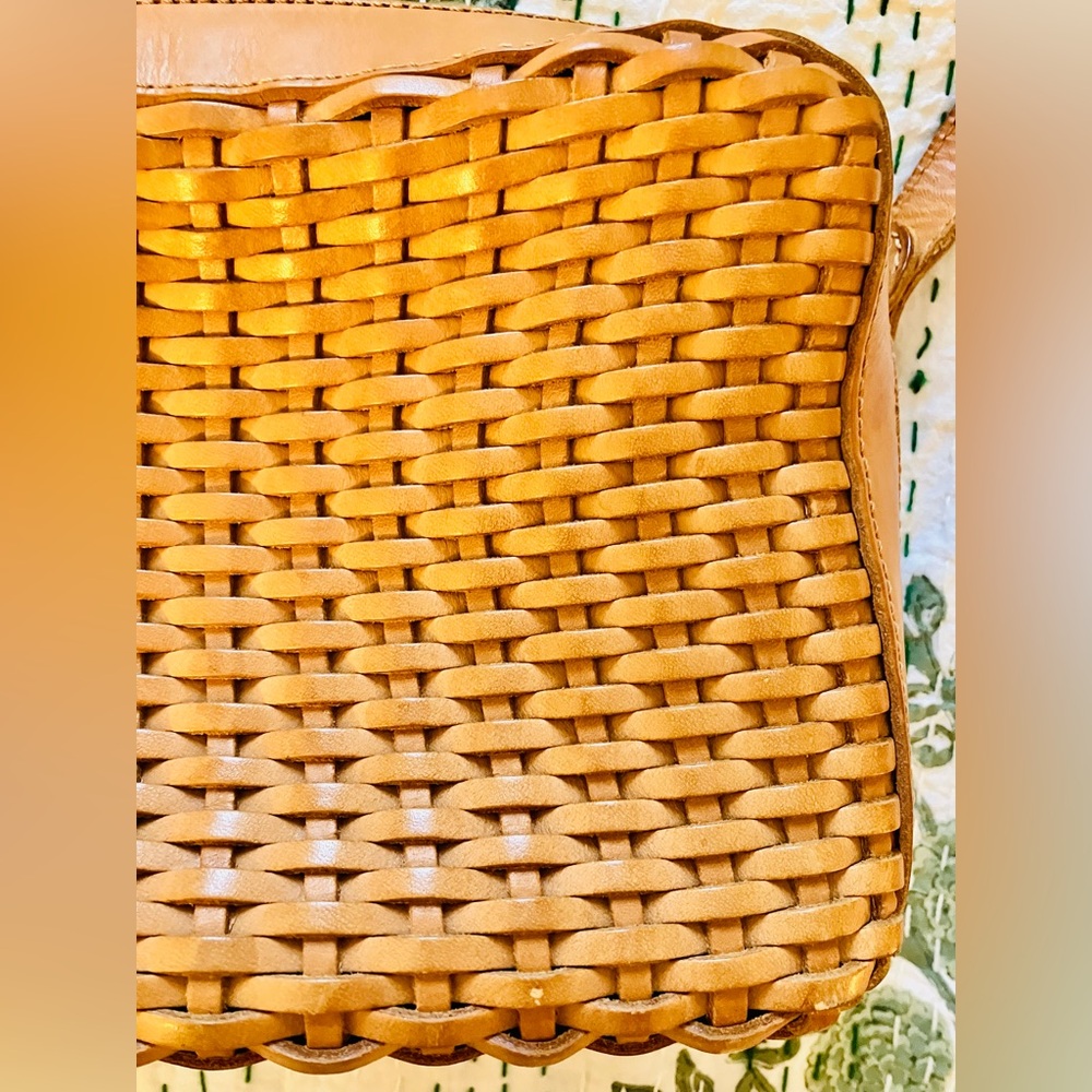Other Stories Woven Leather Camera Bag - Picture 2 of 6